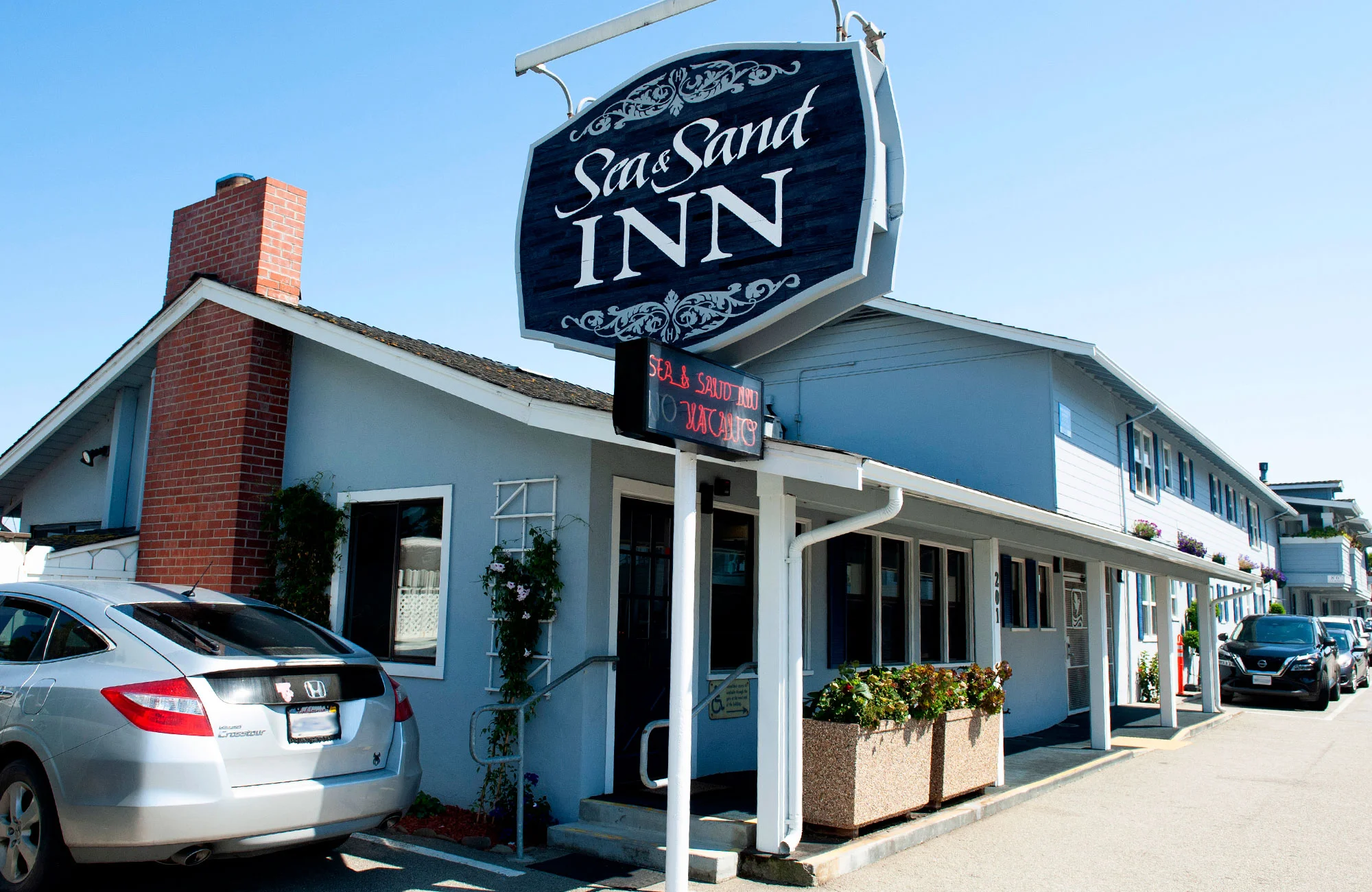 Sea & Sand Inn